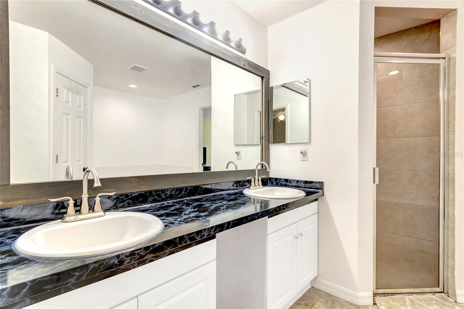 Double vanity