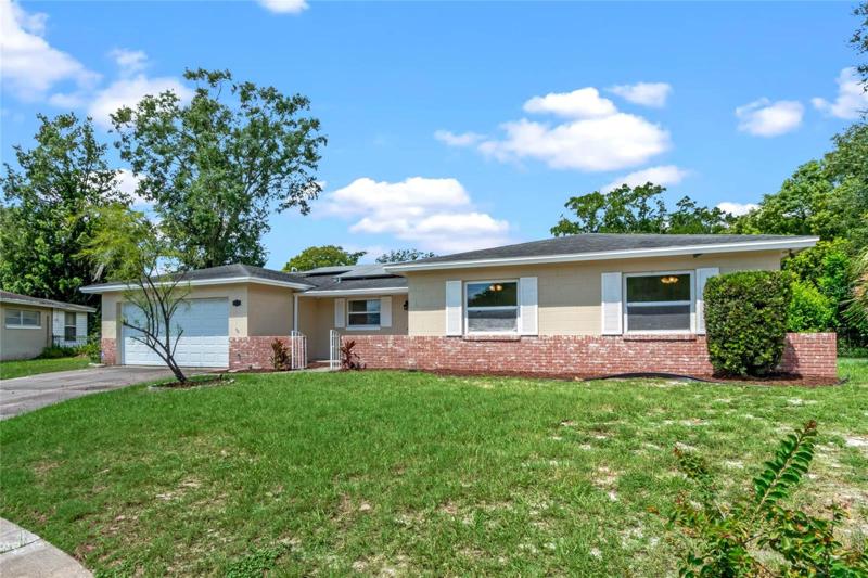 11 Heritage Cove - 4/3 split plan on .43 acre