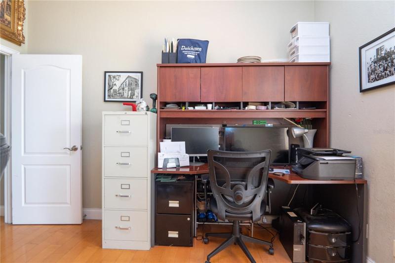 OFFICE/DEN