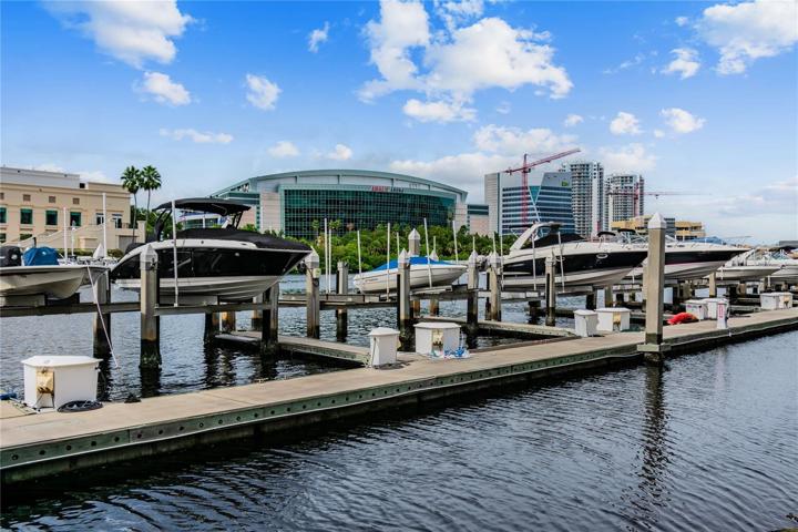 Park Crest on Harbour Island Walkway View