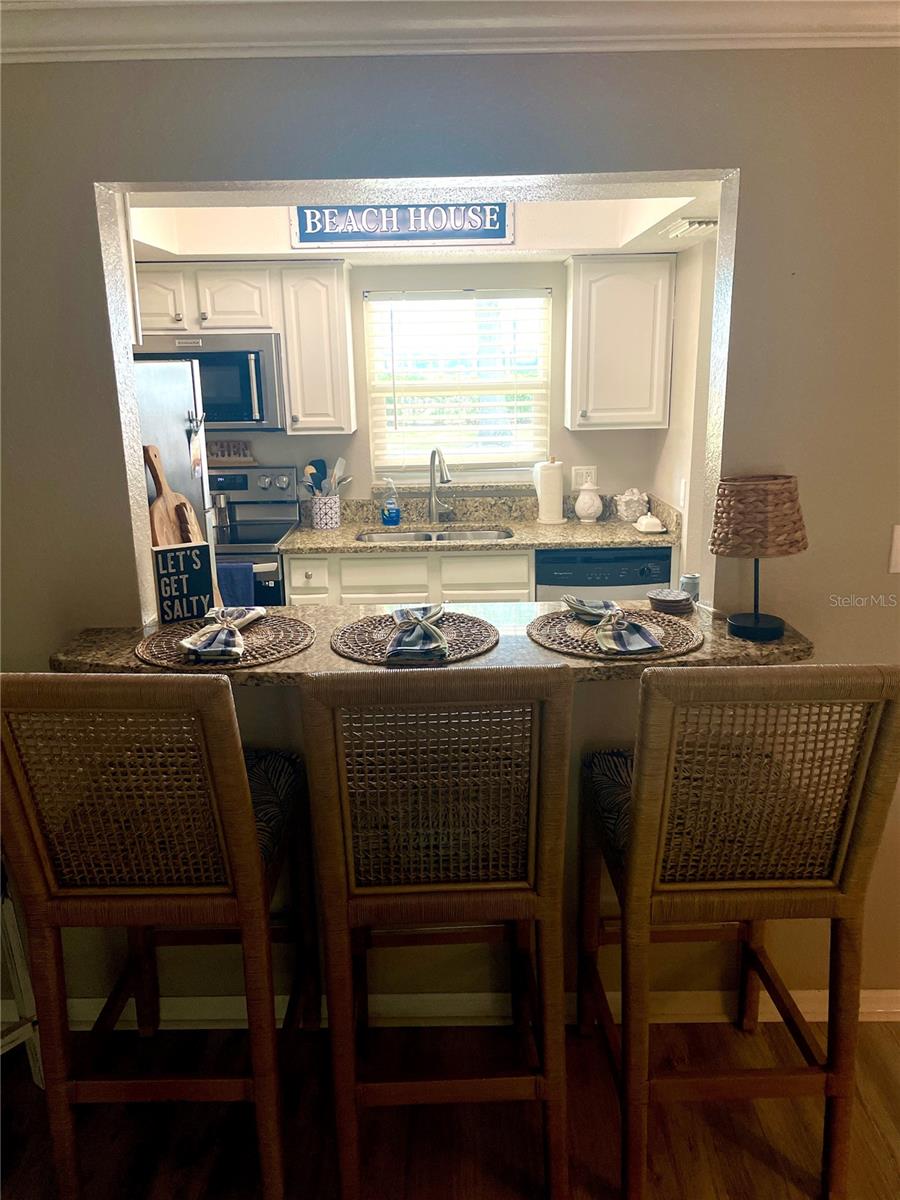 Dining counter