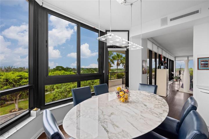 Breakfast nook