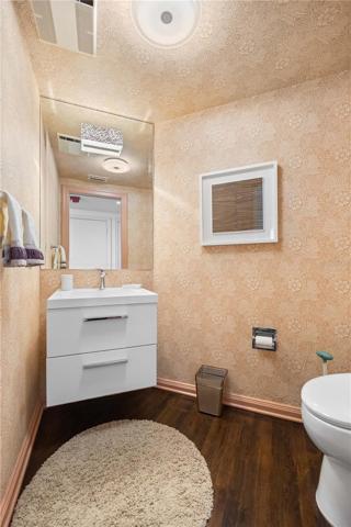 Powder room