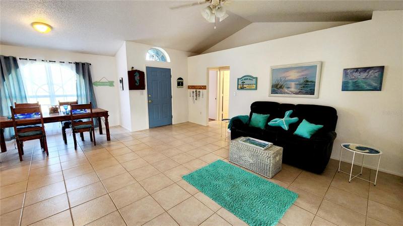 LIVING/DINING