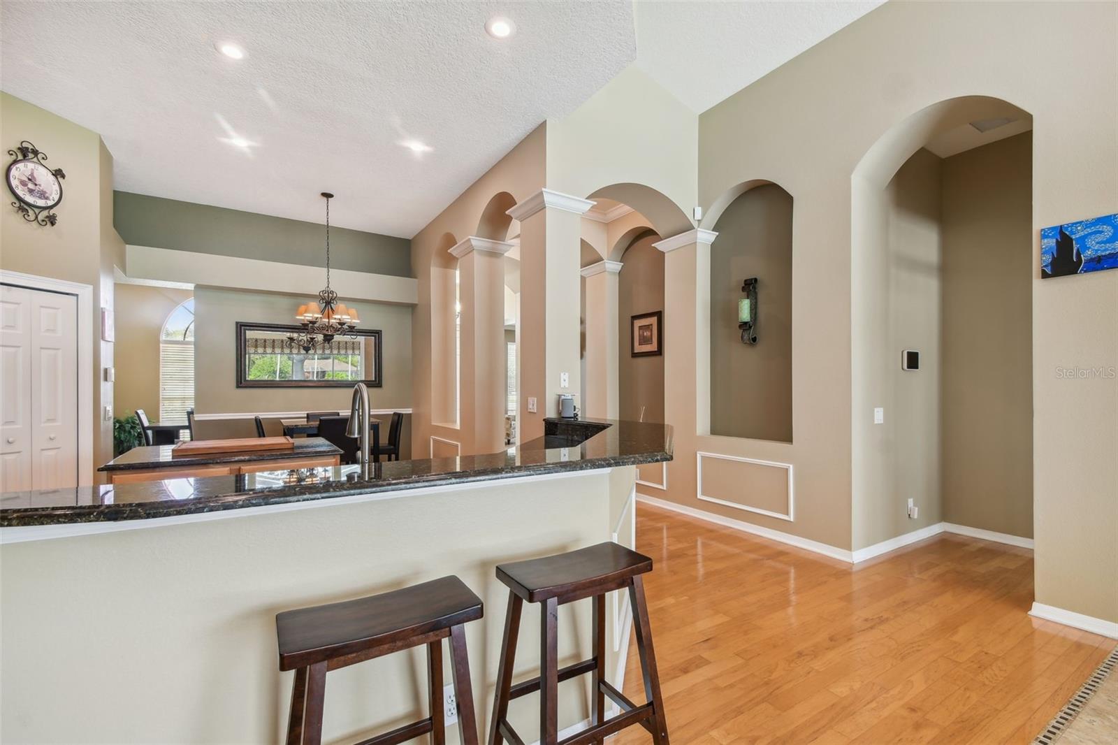 Kitchen Breakfast Bar &amp; Art Niches