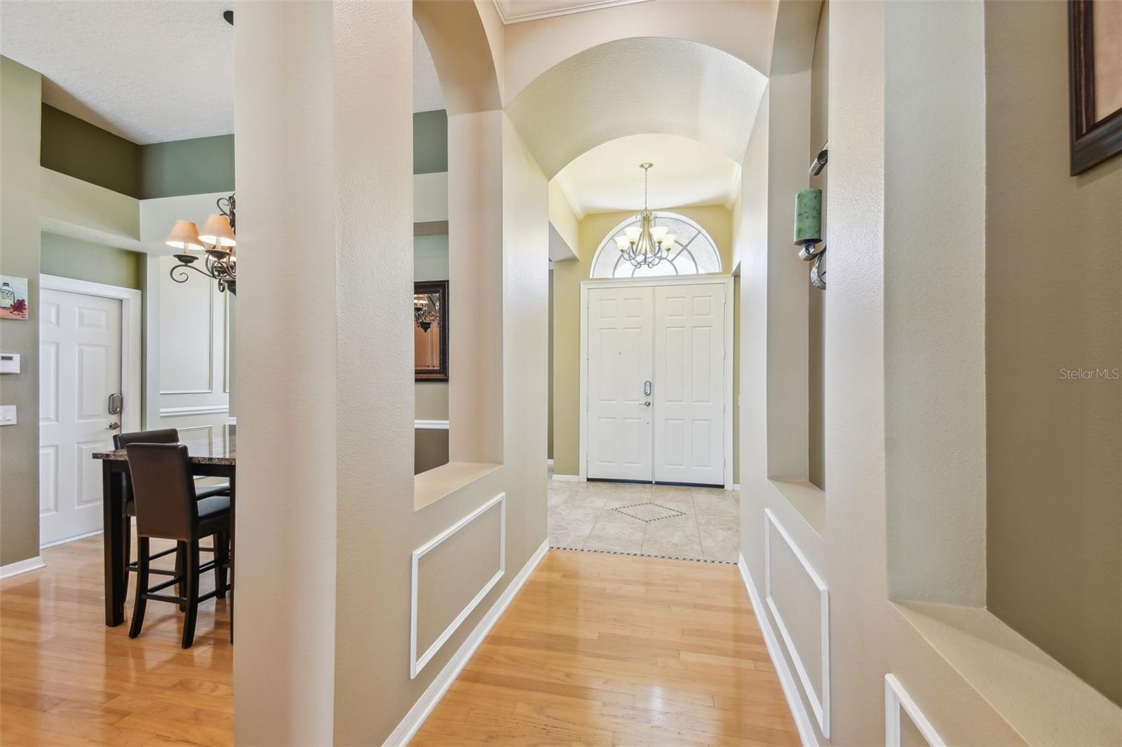 Open Hallway w/art niches