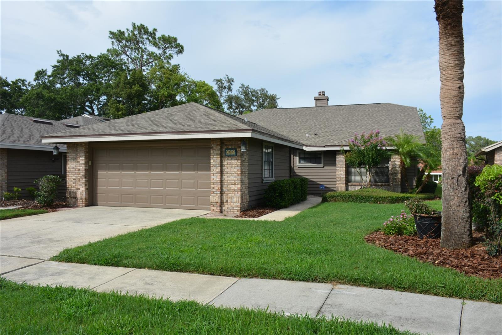 HOA provides lawn maintenance