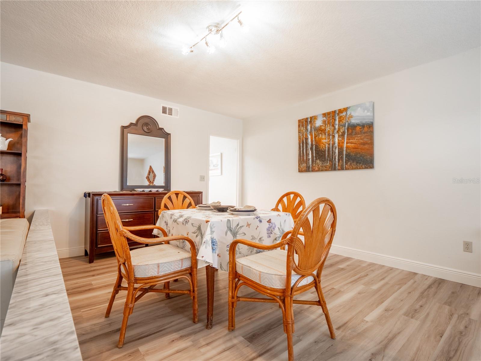Large dining room for great dinner parties.