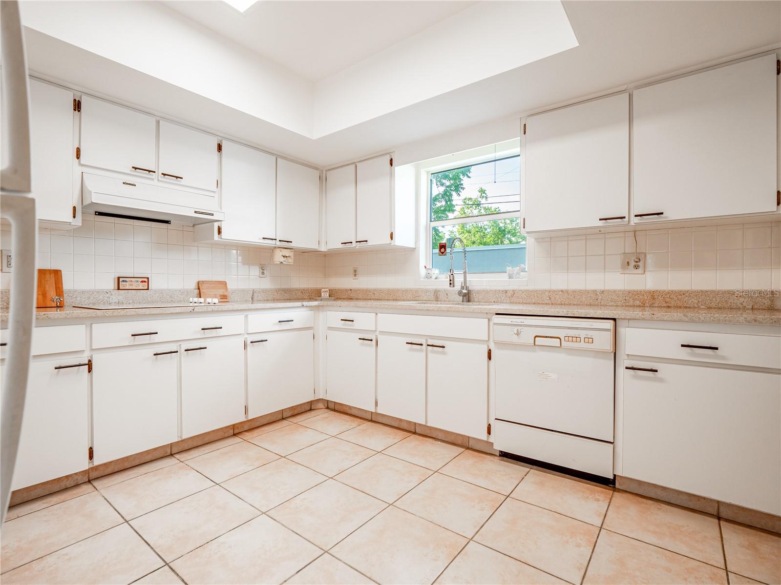 Kitchen offers plenty of of space .