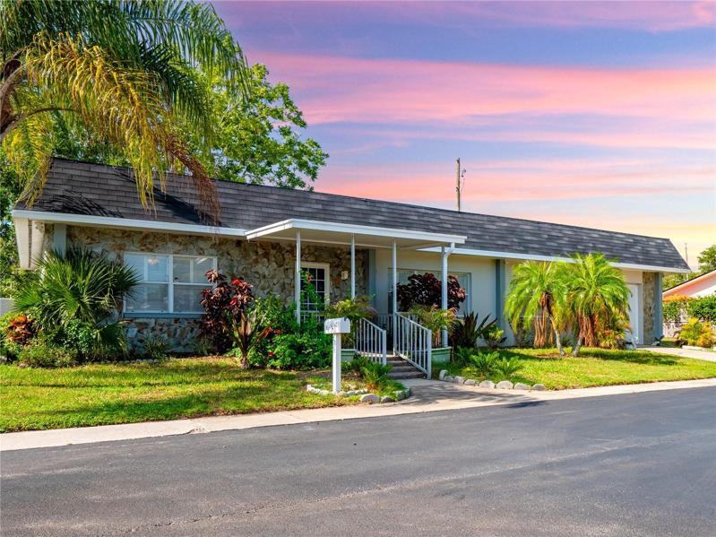 Detached , with garage