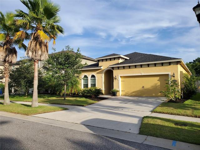 Beautiful Florida living, large driveway and on street parking