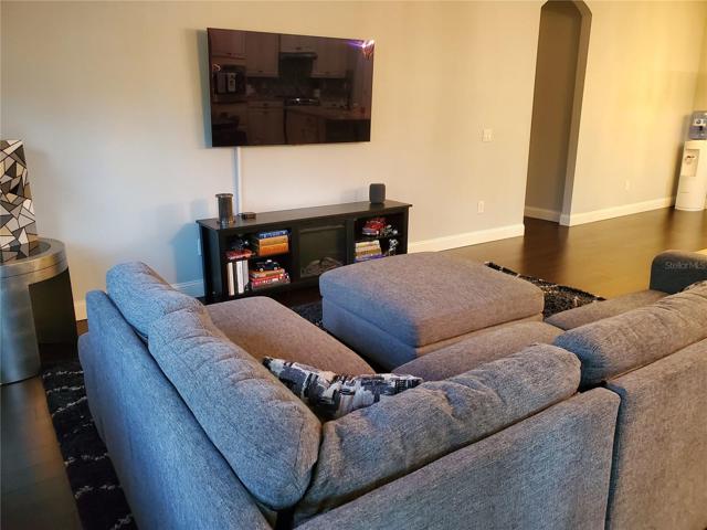 spacious family room/great room