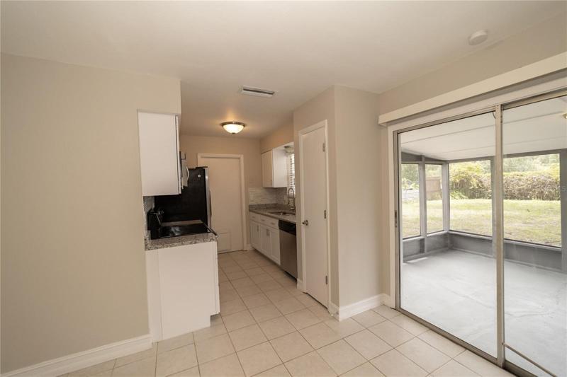 Dining Room to back Lanai and Kit