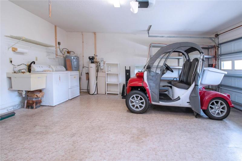 Garage / Laundry