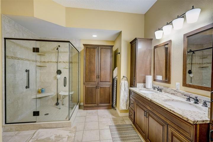 EN SUITE