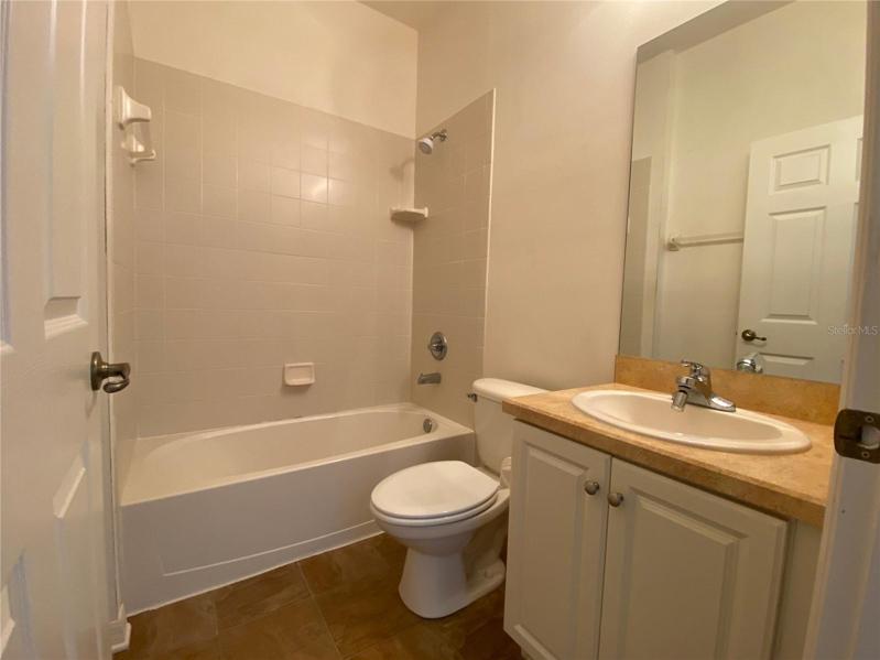 Guest Bathroom. Shower/Tub Combo