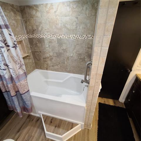 Master tub/shower