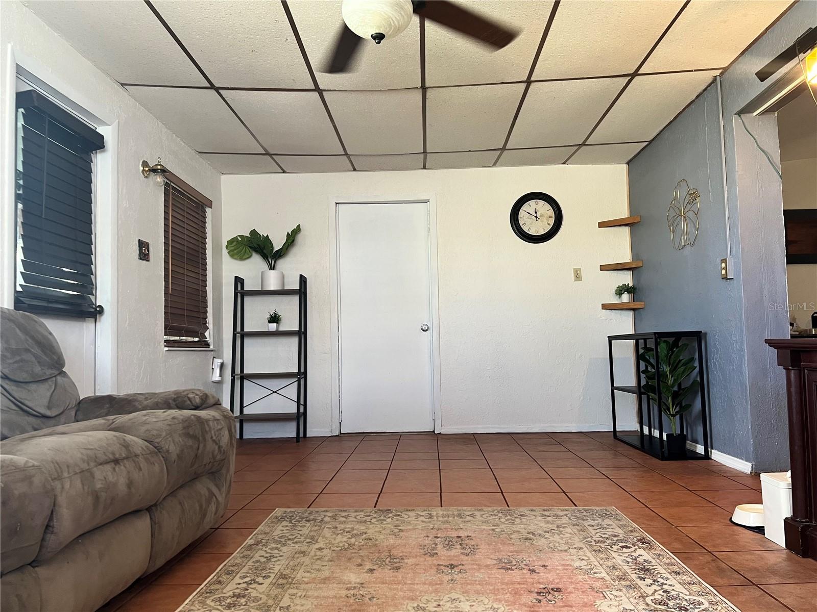 Spacious back Living Room