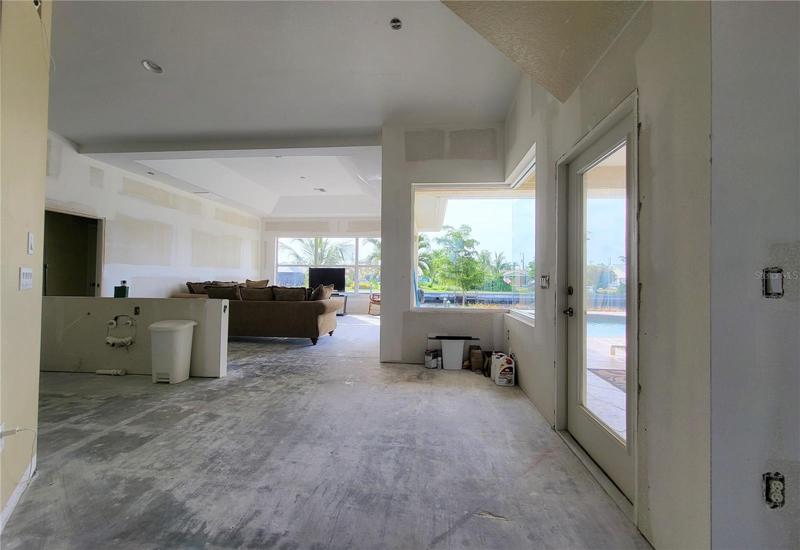 Breakfast nook with door out to the lanai