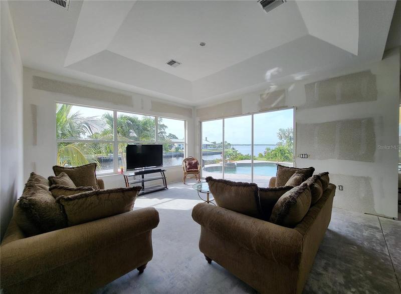 Picture yourself here at the end of a busy day, just chillin' and taking in that view. Paradise found!
