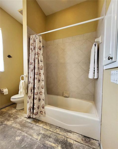 Tiled tub/shower combination