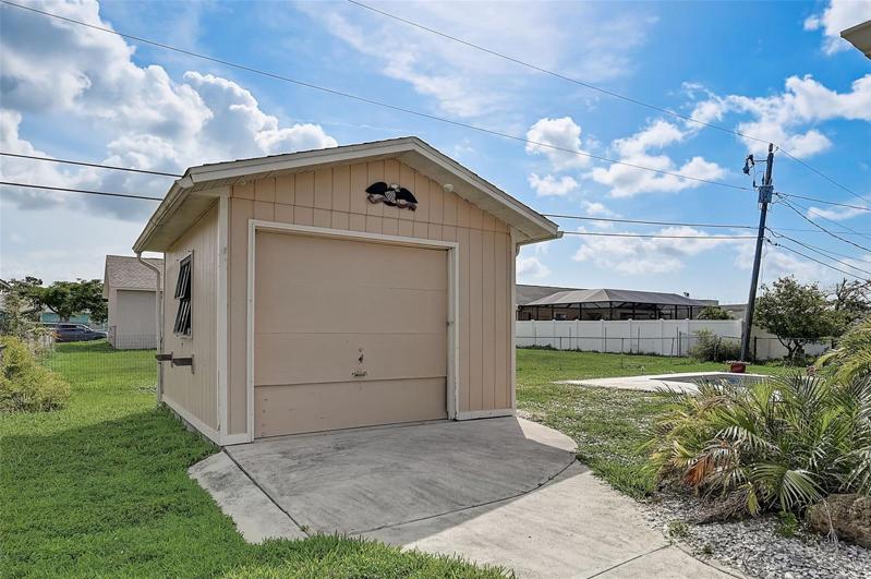 7202 Peacock Lane Detached Garage/Workshop