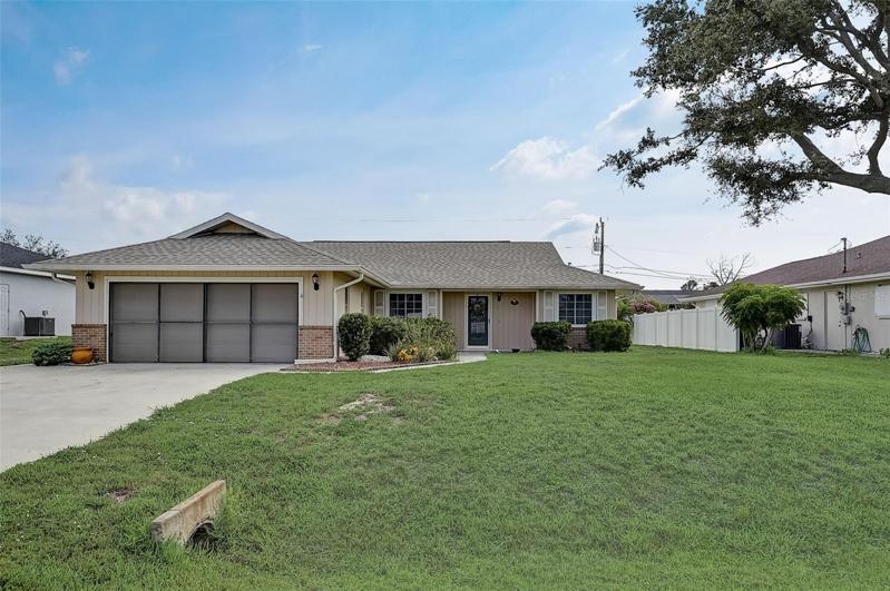 7202 Peacock Lane! Make this your HOME~