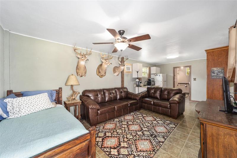 1 bedroom apartment attached to barn