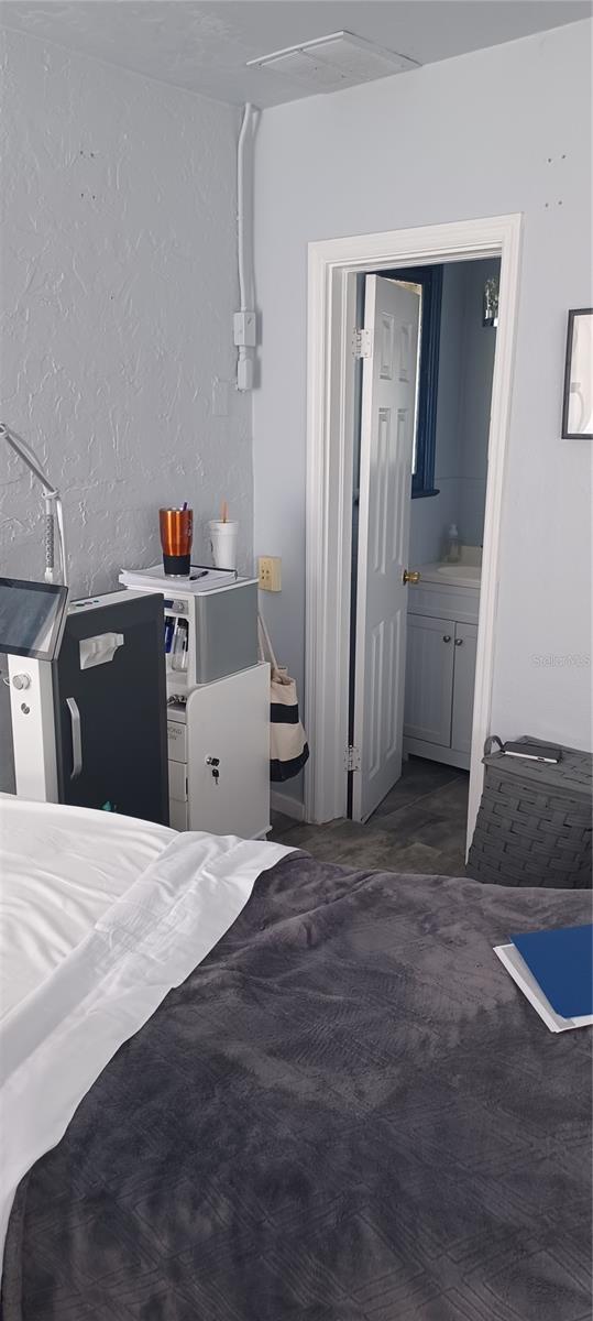 Suite #6 - 200 Square Feet