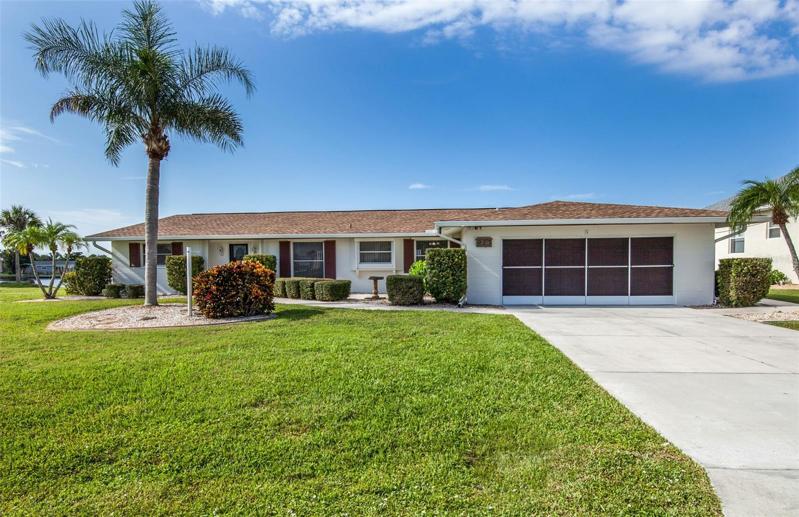 Front of 225 E Tarpon Blvd NW