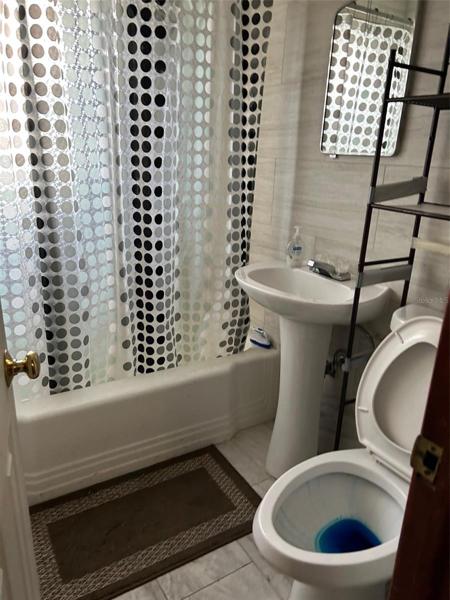 bathroom2