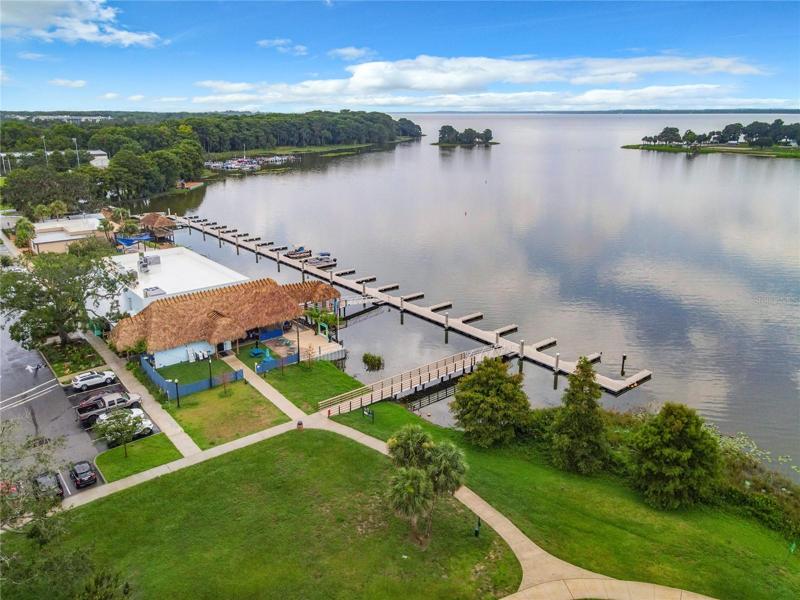 Ski Beach Bar &amp; Grill and Marina on Lake Harris