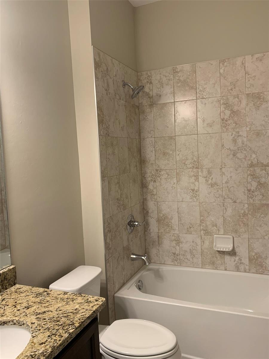 Eagle Pass - Guest Shower