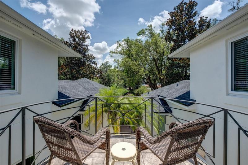 Balcony connected to Loft