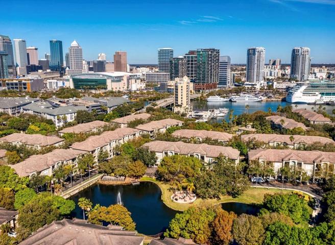 Close walk to Downtown