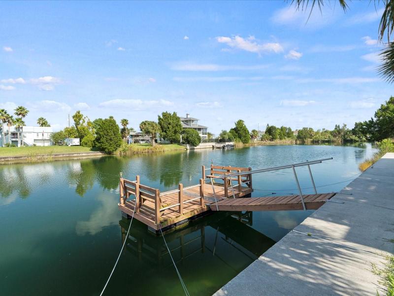 Dock