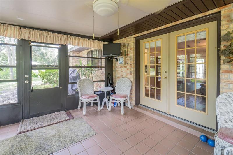 Florida room off living room