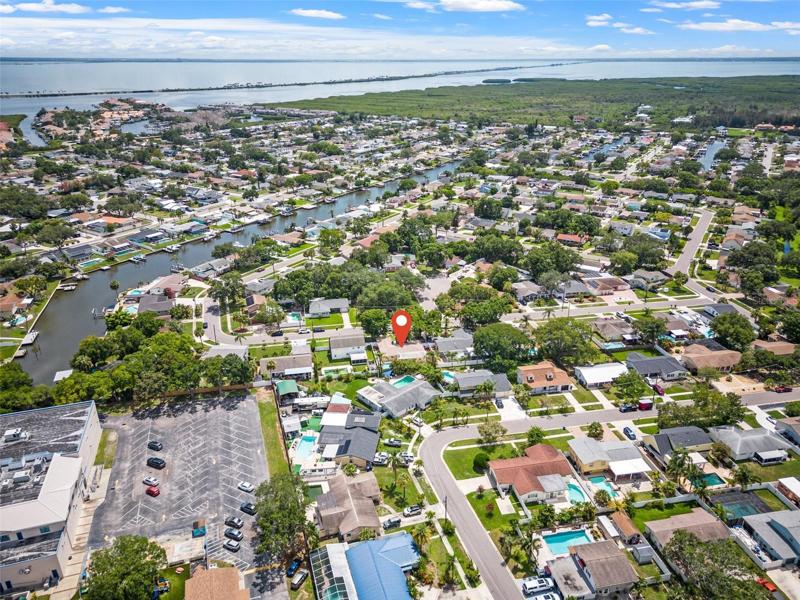 Beautiful Bay Crest leading out to Tampa Bay!