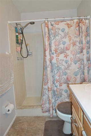 Primary en-suite