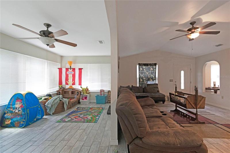 Split View of Liv Rm & Family Rm