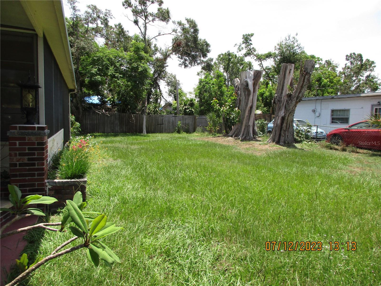 SIDE YARD AREA
