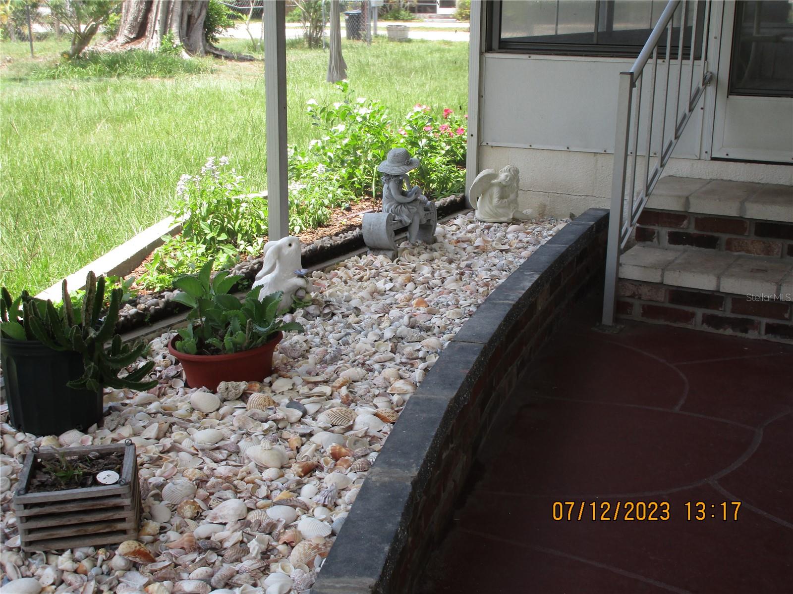 LANAI PLANTINGS