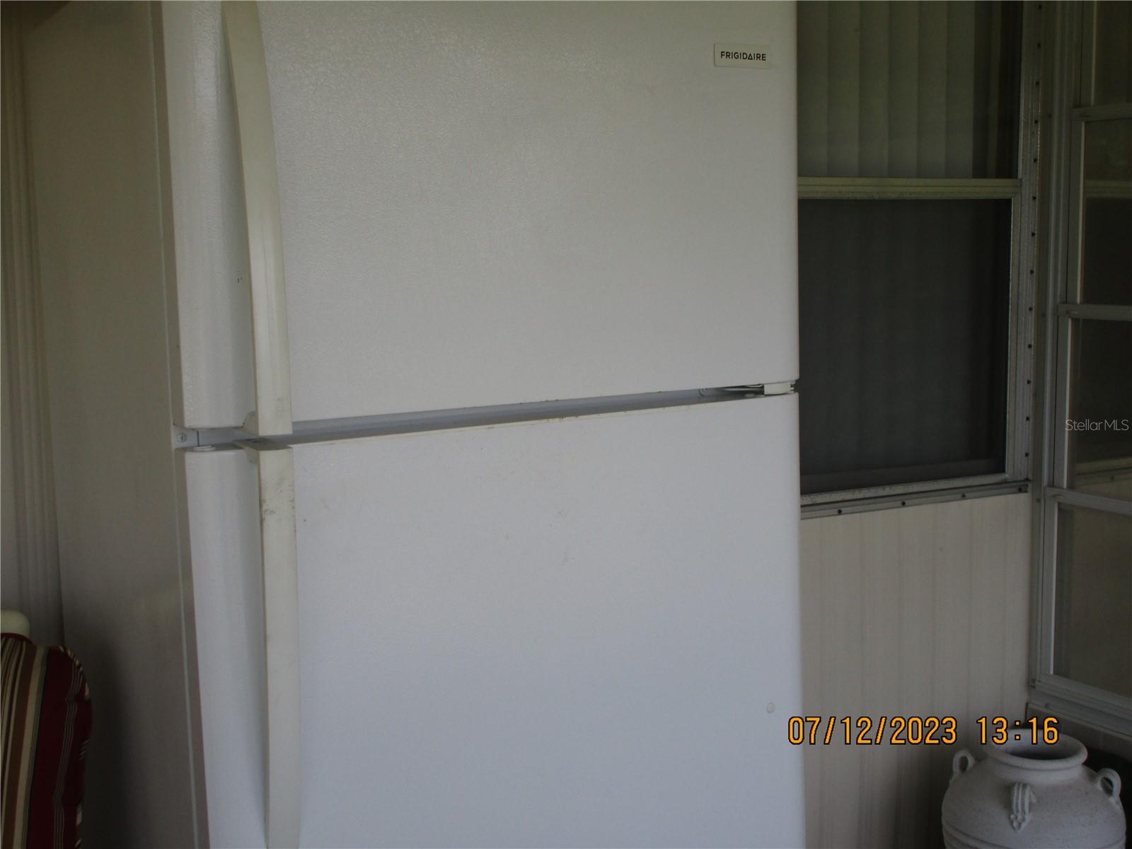 LARGE FRIG FL ROOM
