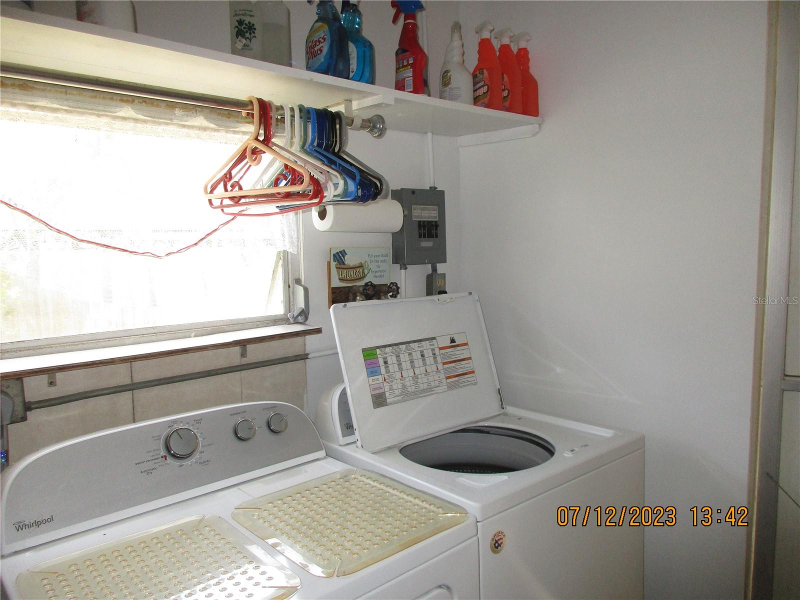 LAUNDRY WINDOW