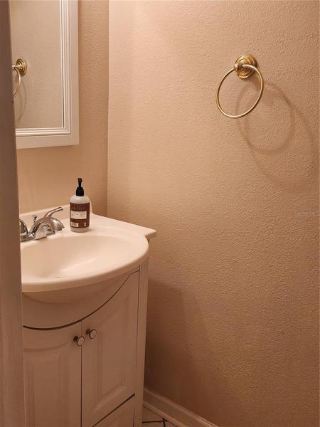 Pedestal sink in downstairs 1/2 bathroom