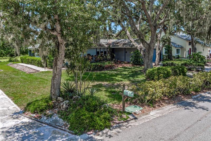 Private Front Yard