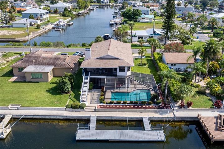 Huge Dock for your Waterfront Toys