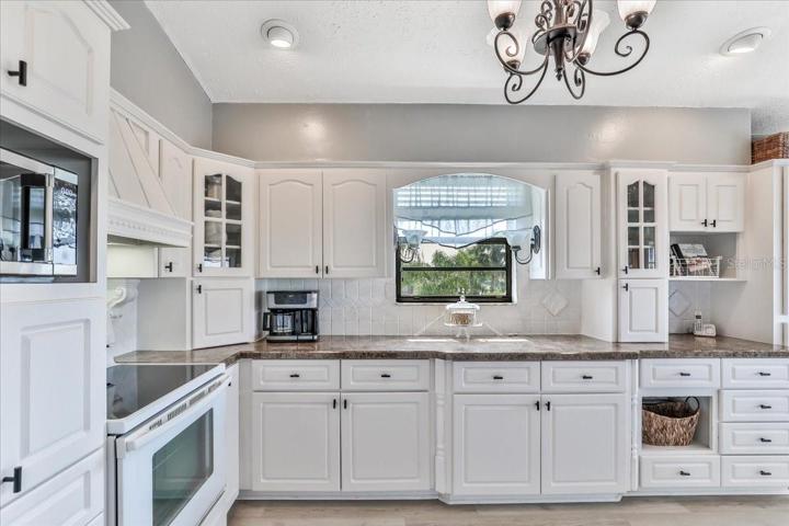 Plenty of Cabinets