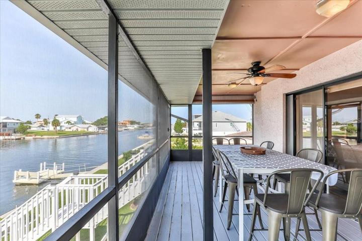 Screened Balcony