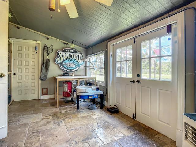 Sunroom/flex room off the family room